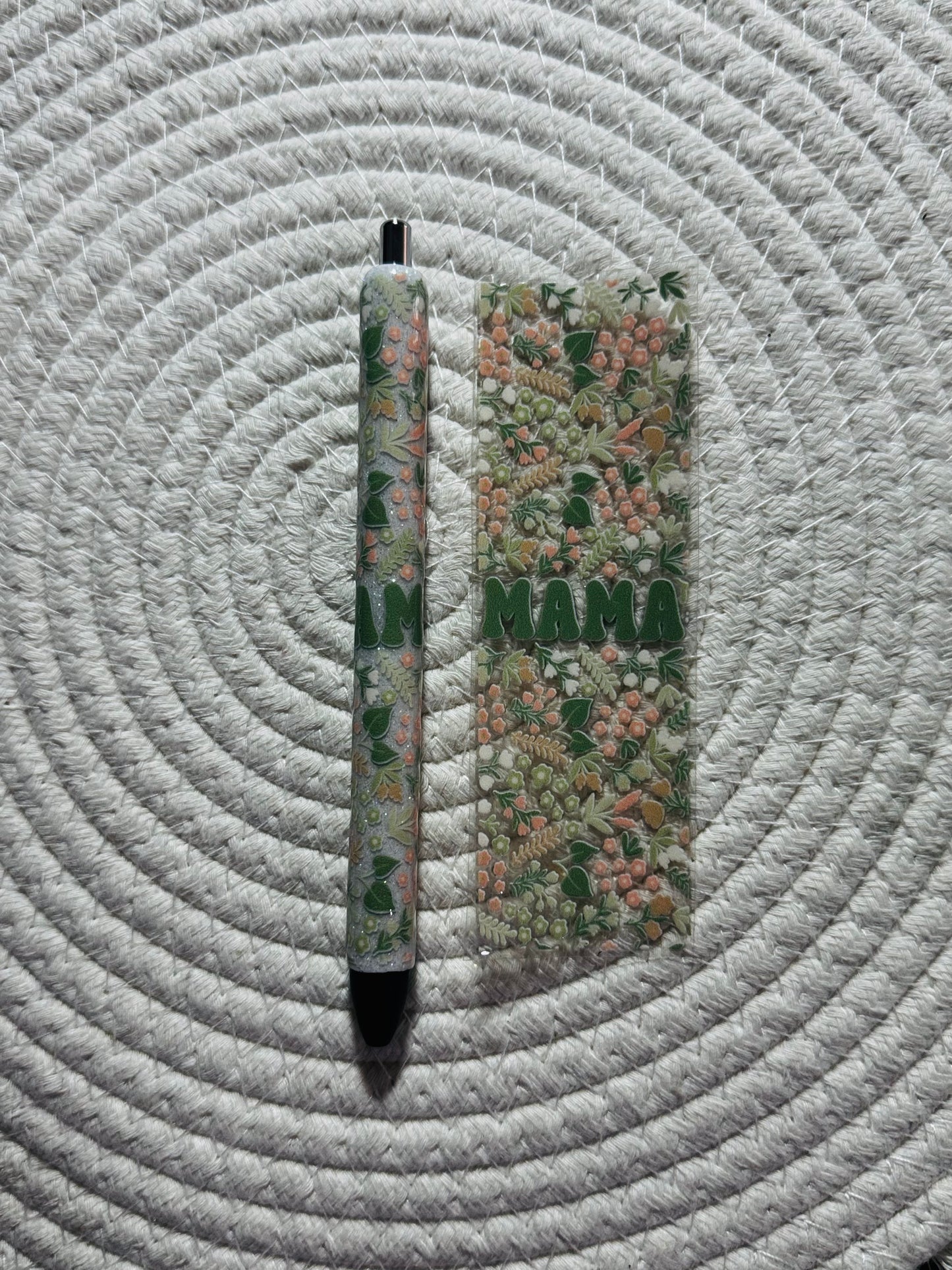 Mama resin pen