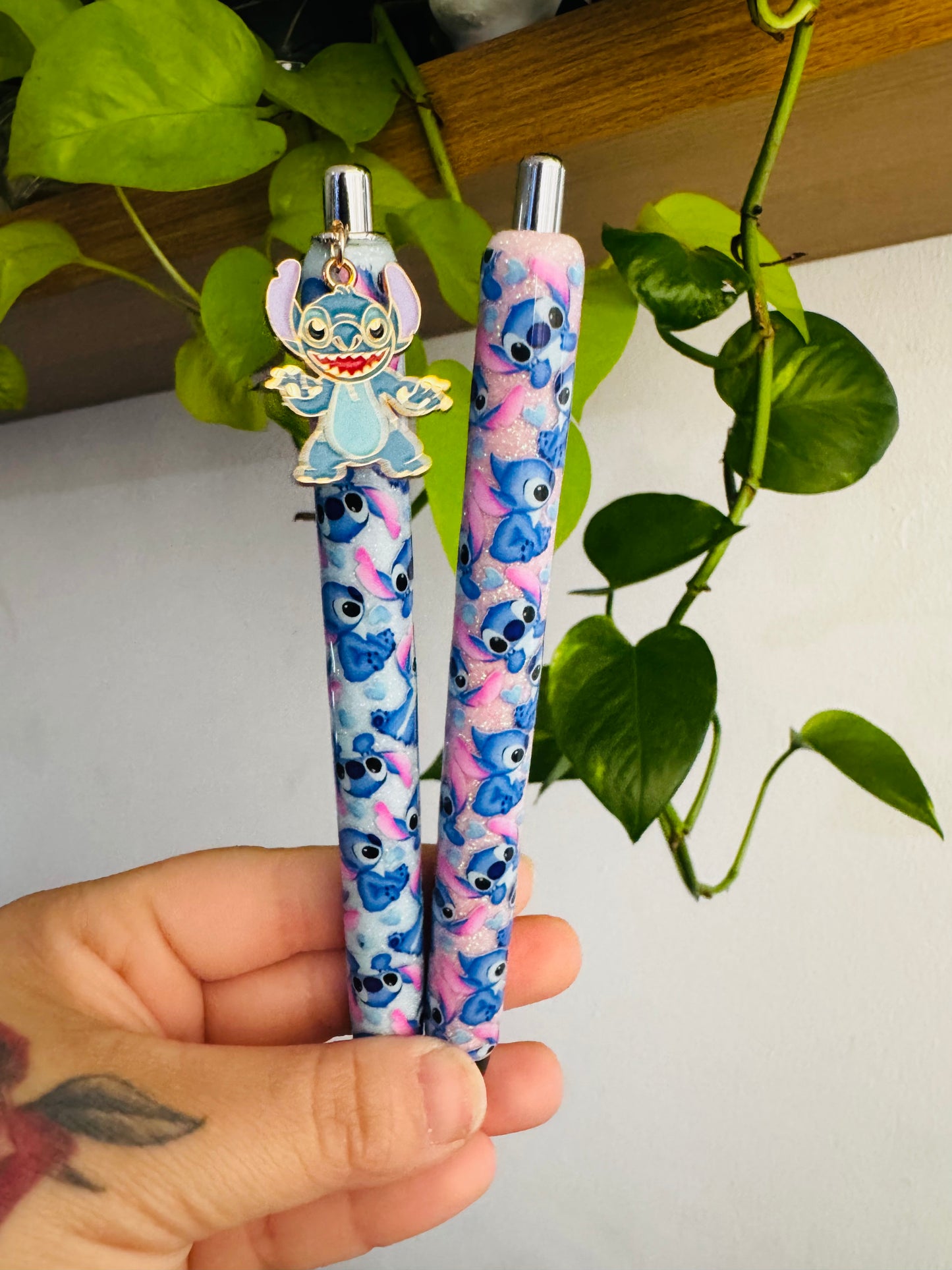 STITCH RESIN PEN