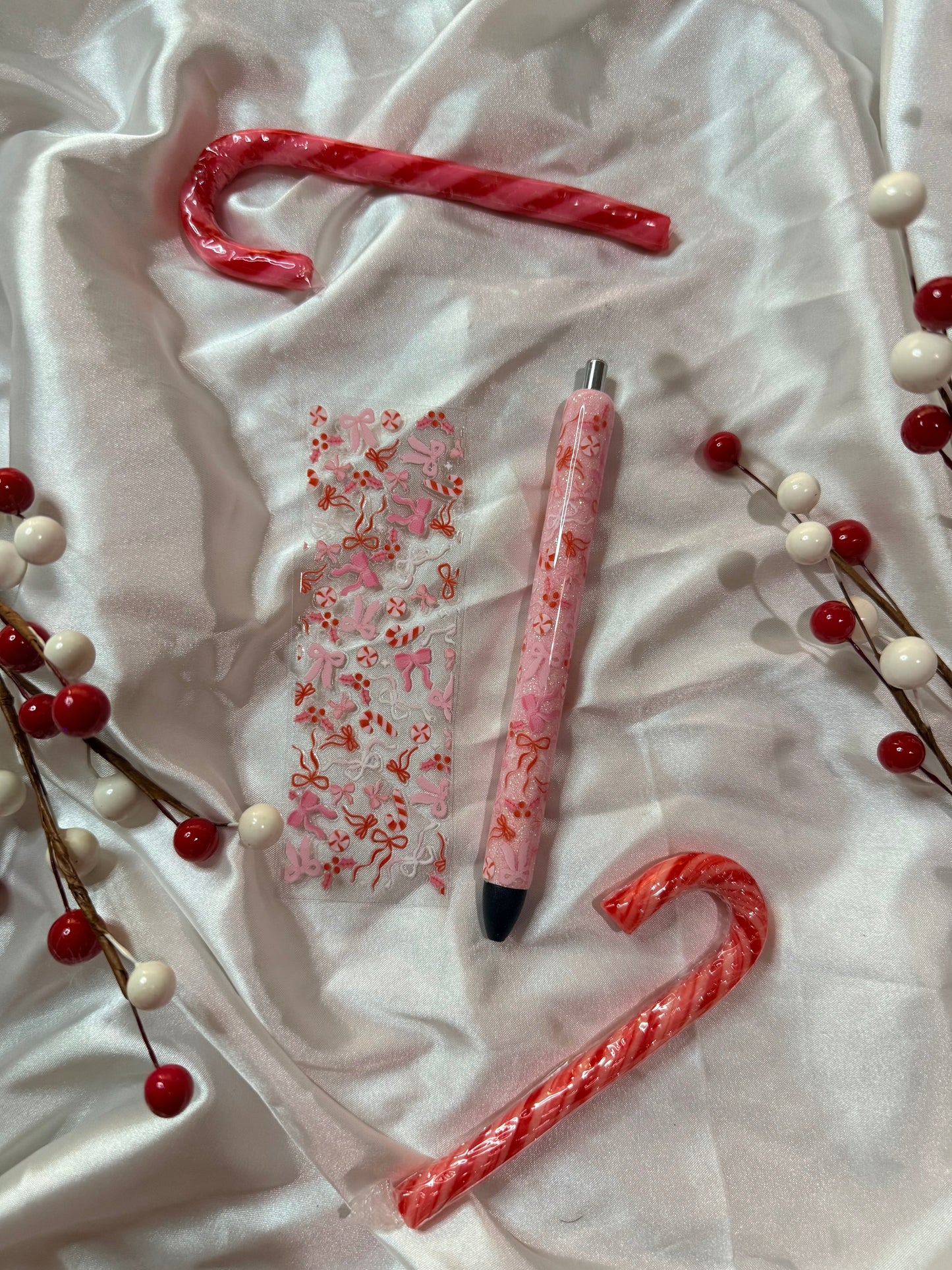 Peppermint Coquette (resin pen)