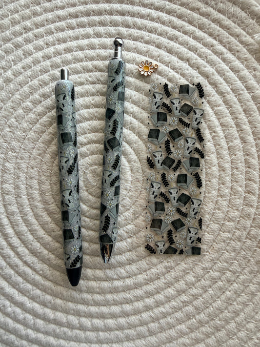 Dasiy Books (resin pen)